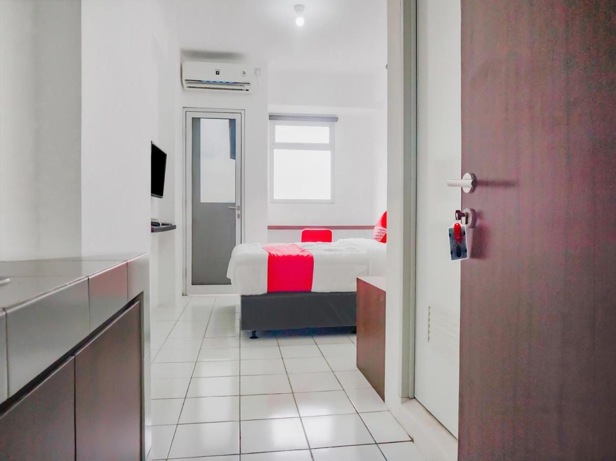 Oyo 90241 Sirooms Apartmen Gunung Putri Bogor Exterior photo